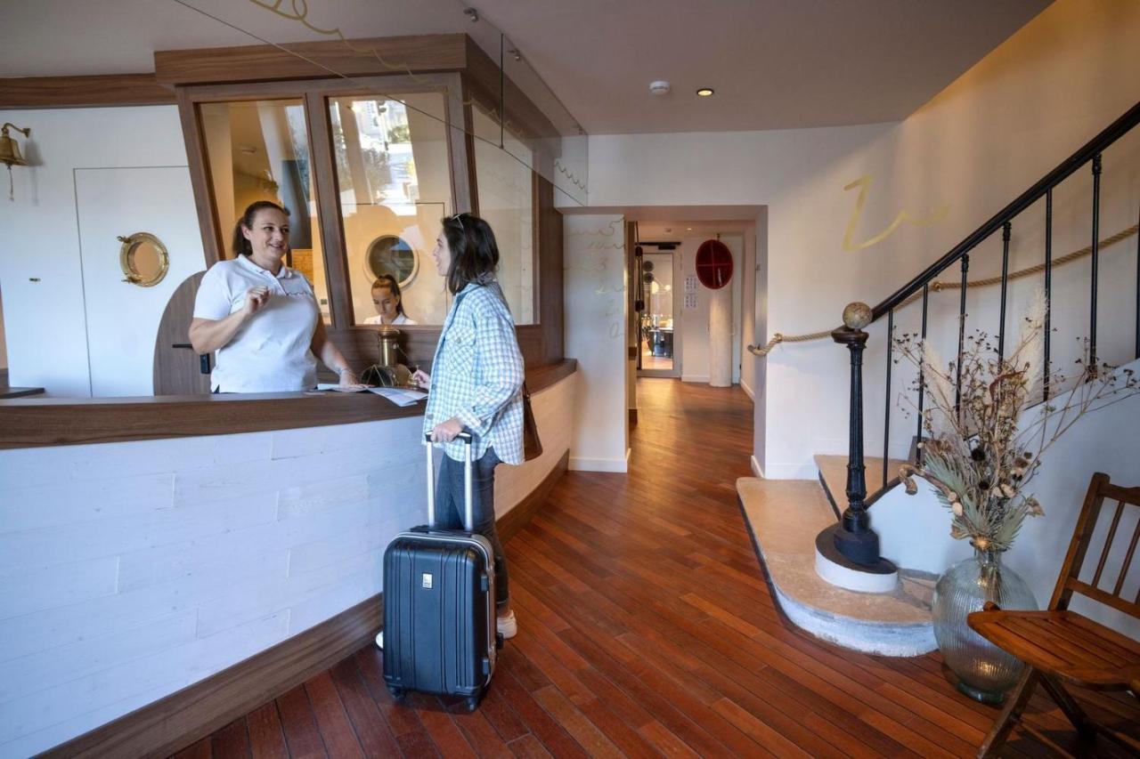 L'Eautel Toulon Centre Port Hotell Exteriör bild