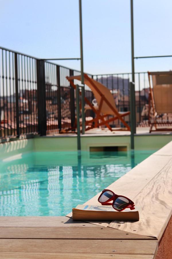 L'Eautel Toulon Centre Port Hotell Exteriör bild